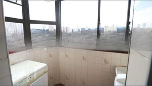Image 10 - 748604