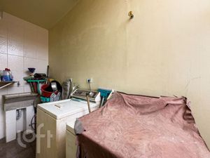Image 7 - 748702