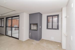 Image 4 - 748730