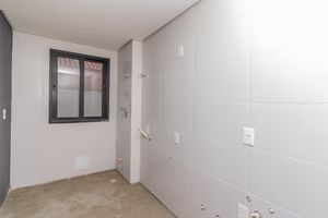 Image 7 - 748730