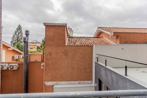 Image 10 - 748730