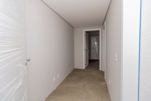 Image 11 - 748730