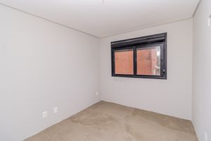 Image 18 - 748730