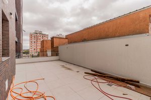 Image 32 - 748730