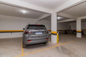 Image 39 - 748730