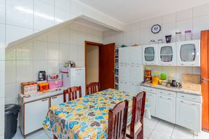 Image 9 - 748884