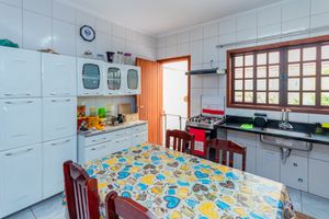 Image 11 - 748884
