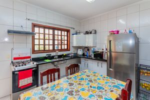 Image 10 - 748884