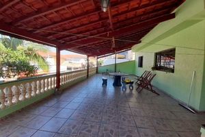 Image 18 - 748916