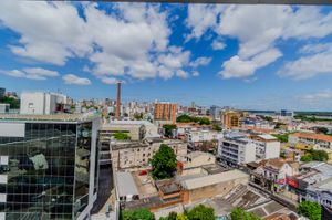 Image 8 - 748960