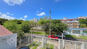 Image 30 - 749072