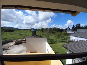 Image 36 - 749141