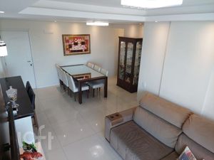 Image 17 - 749220