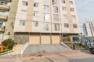 Image 37 - 749235