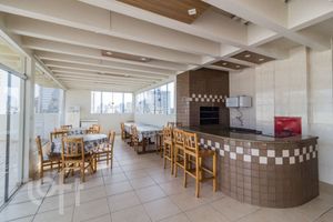Image 32 - 749235
