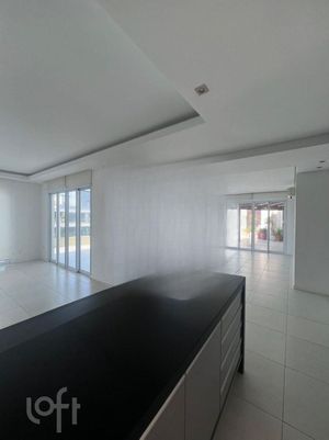 Image 14 - 749273