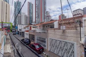 Image 17 - 749300