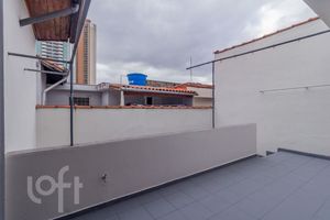 Image 34 - 749300