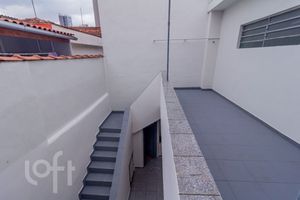 Image 38 - 749300