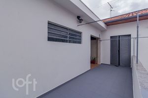 Image 37 - 749300