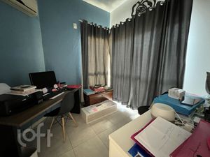 Image 2 - 749415