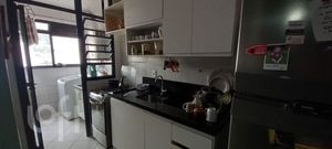 Image 18 - 749458