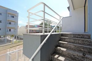 Image 34 - 749468