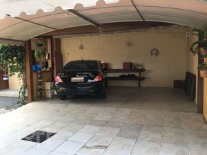 Image 9 - 749472