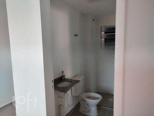 Image 8 - 749482