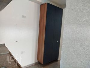 Image 10 - 749482