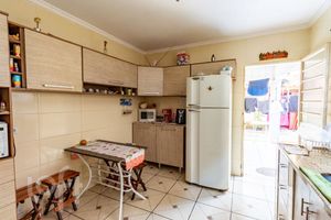 Image 9 - 749507
