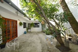 Image 37 - 749519