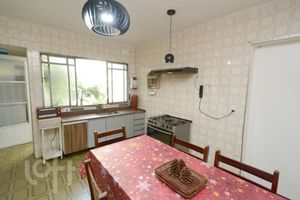 Image 23 - 749519