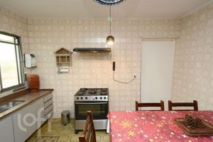 Image 24 - 749519
