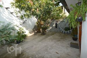 Image 33 - 749519