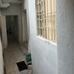 Image 17 - 749523