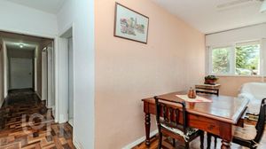 Image 4 - 749822