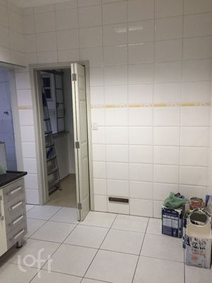 Image 4 - 750077