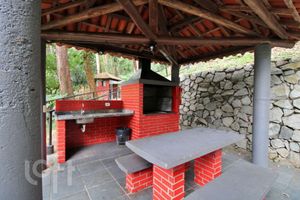Image 11 - 750094