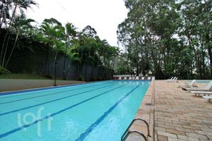 Image 8 - 750094