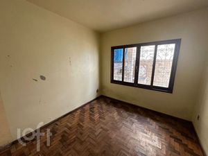 Image 8 - 750275