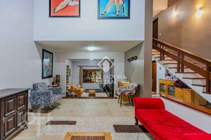 Image 4 - 750293