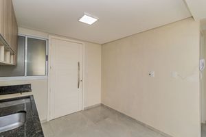 Image 17 - 750471