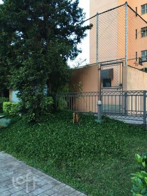 Image 10 - 750626