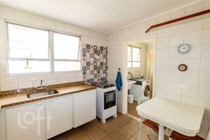 Image 3 - 750667