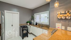 Image 9 - 750848