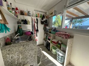 Image 44 - 750938