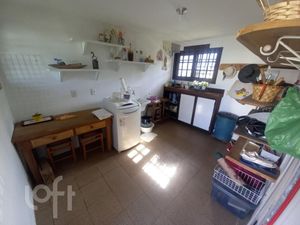 Image 17 - 750938