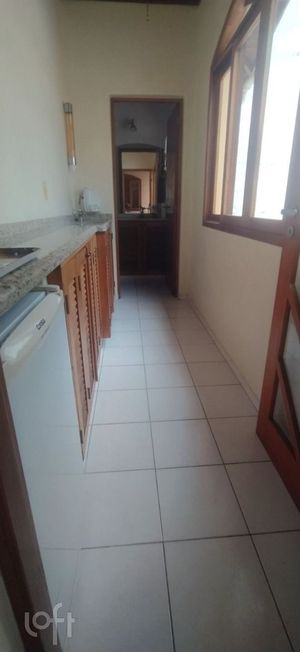 Image 10 - 750944