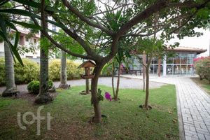 Image 14 - 752272